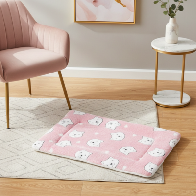 coussin pour chat frileux rose au salon
