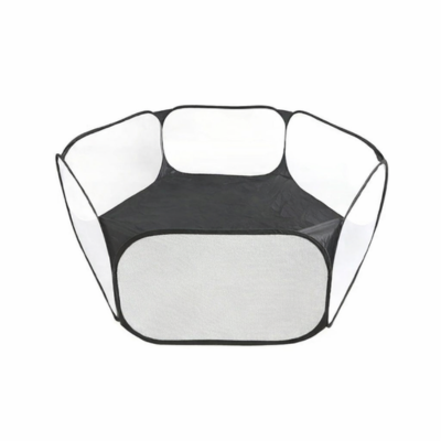 enclos grillagé pour chat noir