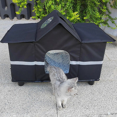 maison pour chat extérieur isolée chat rideaux