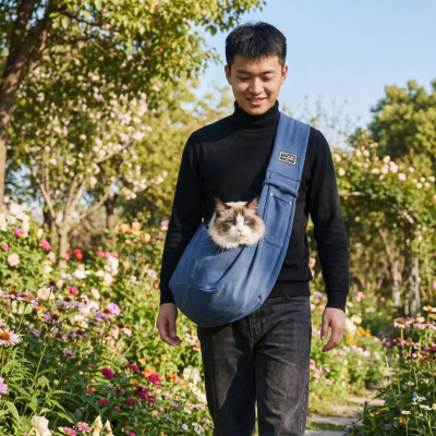 sac de transport chat à bandoulière bleu avec chat