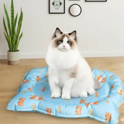 tapis rafraîchissant ludique bleu avec chat